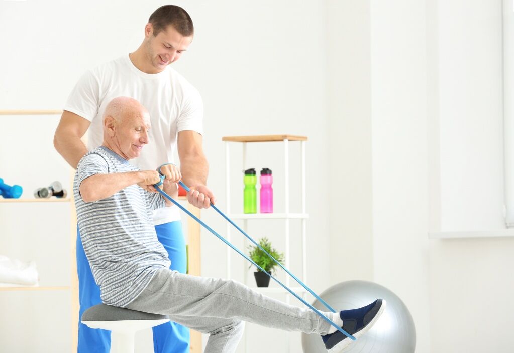 Terapia de coxartrosis en un anciano con terapia de ejercicios